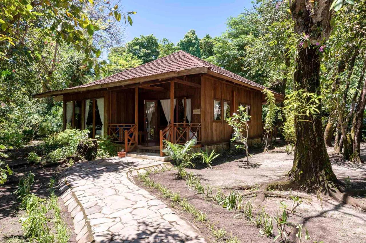 Siladen Resort & Spa Bunaken Esterno foto